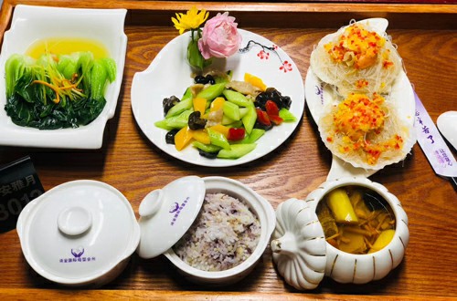 深圳十几万月子中心月子餐都吃什么呢